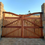 portão de madeira chácara Teresina